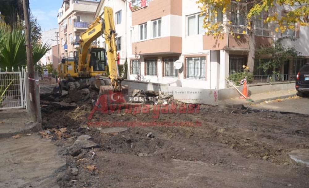 Bahçelievler'de Altyapı Çalışmaları Sürüyor