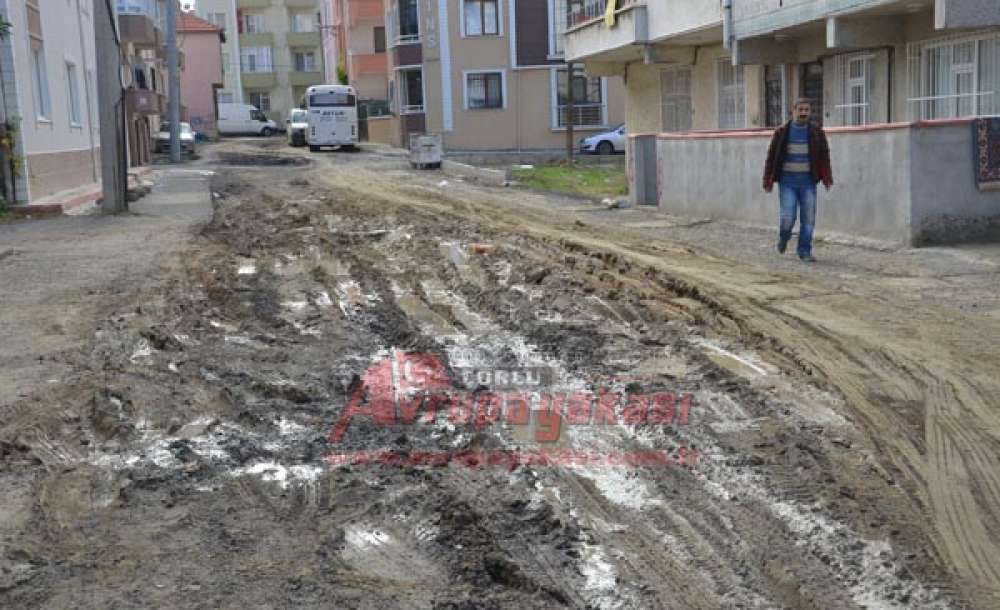 Bahçelievler Çamur Deryasına Döndü