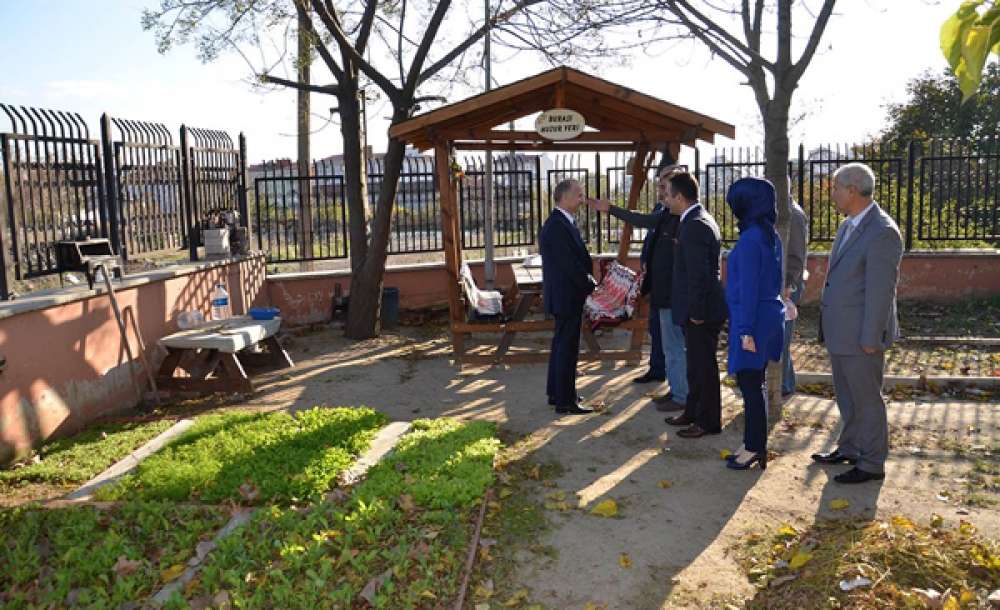 Vali Ceylan Çorlu Huzurevi'ni Ziyaret Etti