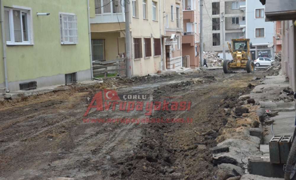 Mavilibahçe Ve Bahçelievler De Asfaltlama Çalışmaları Başladı