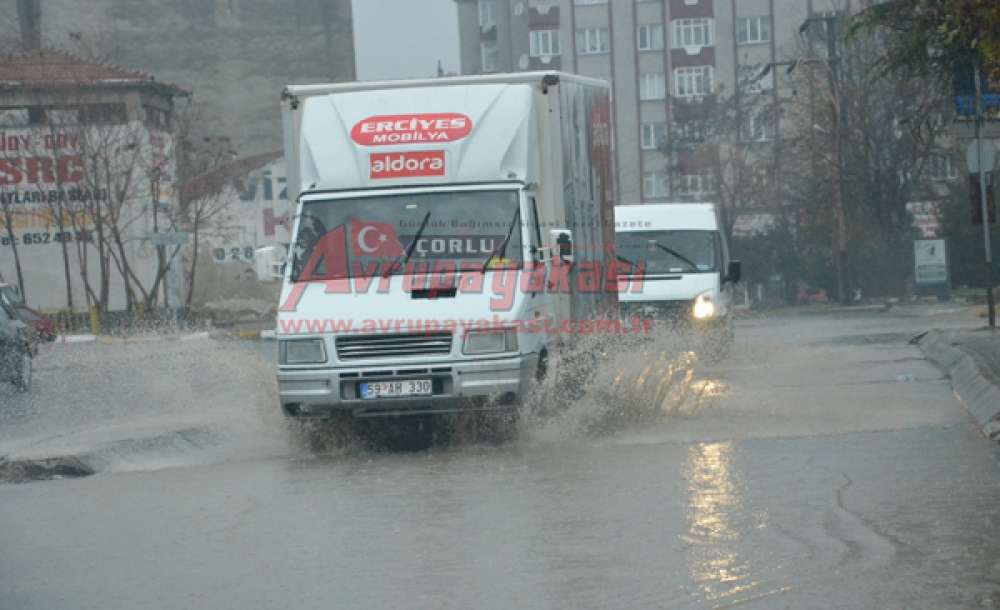 Yağmur Hayatı Felce Uğrattı