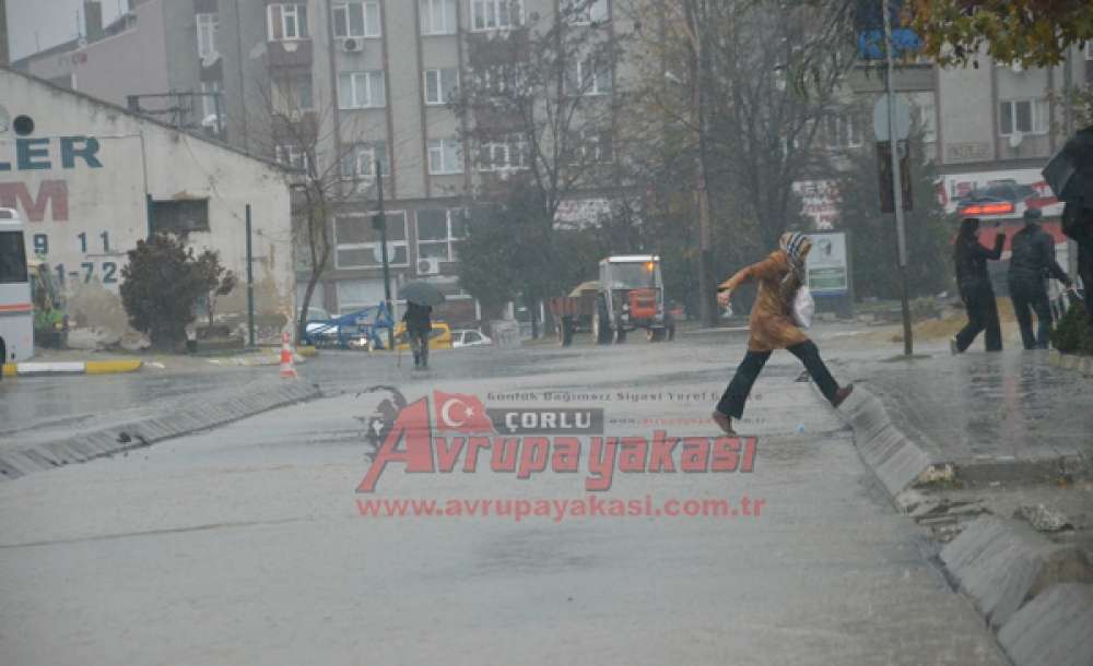Yağmur Hayatı Felce Uğrattı