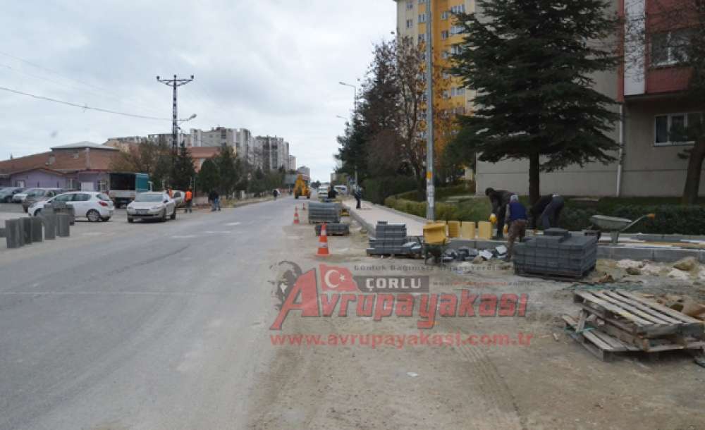 Okullar Bölgesinde Kaldırım Çalışması Başlatıldı