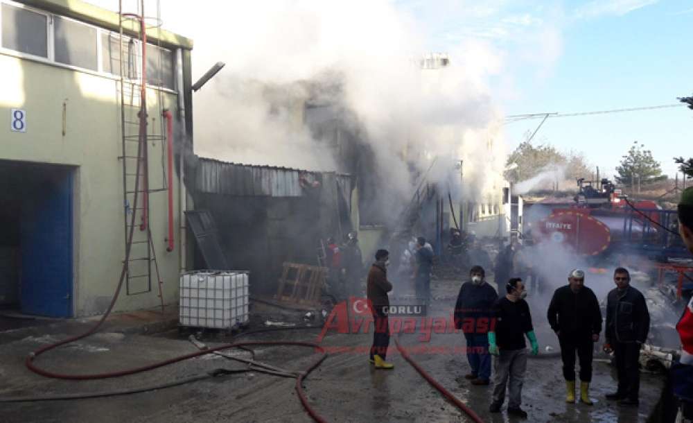 Çorlu'da Fabrika Yangını