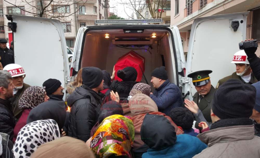 Gül Kokulu Yavrusunu Cennete Uğurladı