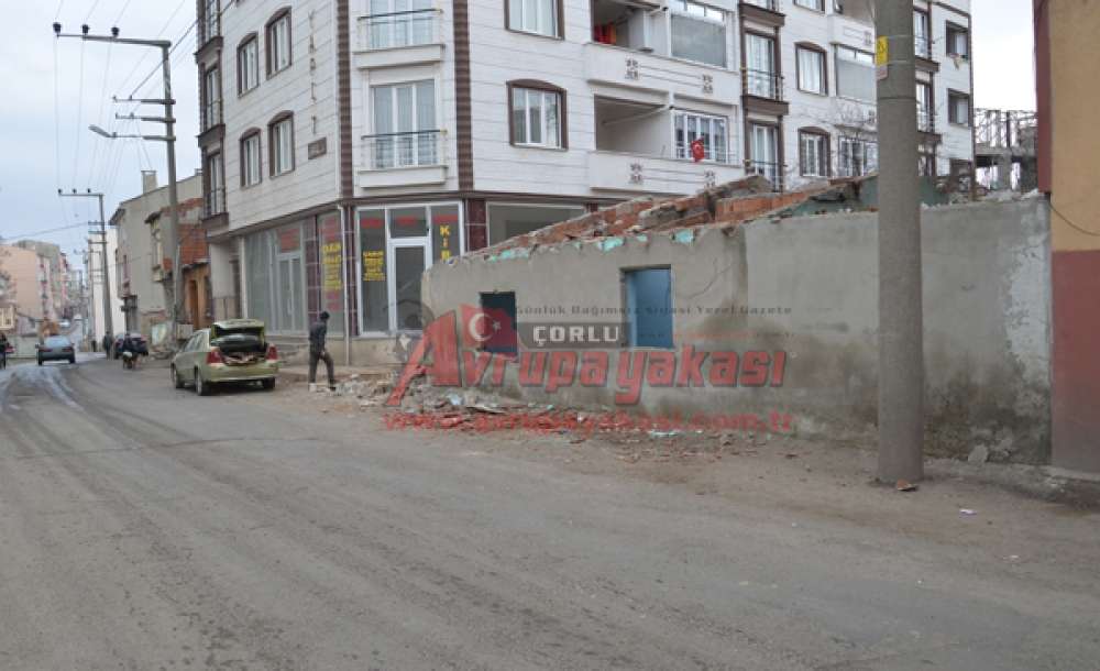 Mahallelinin Metruk Bina İsyanı