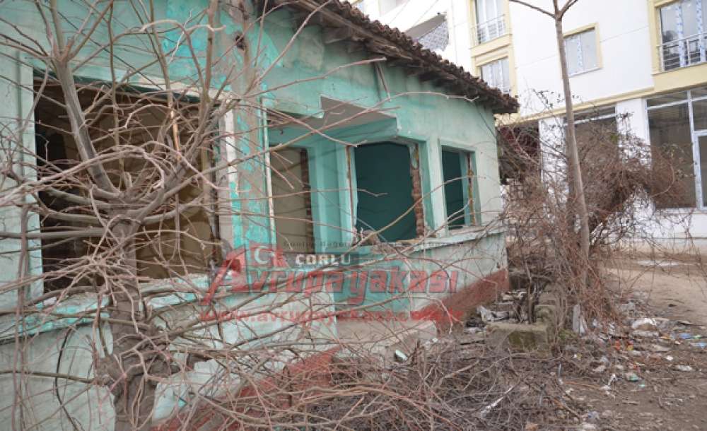 Mahallelinin Metruk Bina İsyanı