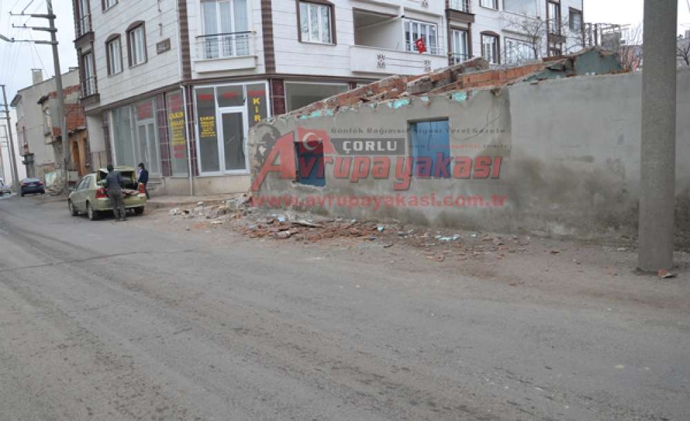 Mahallelinin Metruk Bina İsyanı