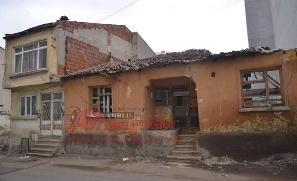 Mahallelinin Metruk Bina İsyanı