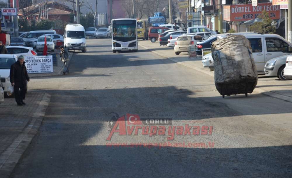 Atılan Asfalt Eridi