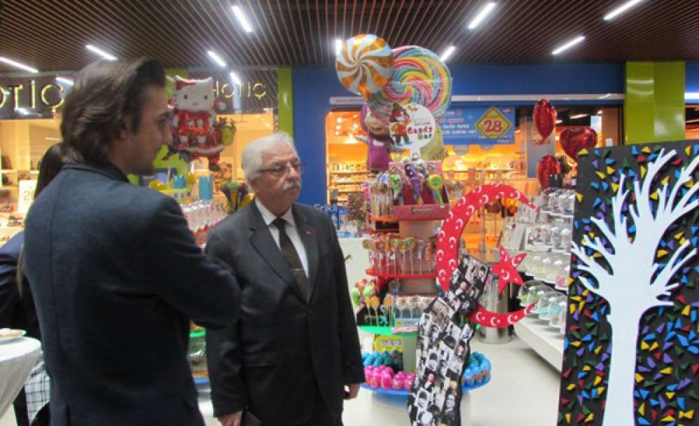 Müdür Güçlü'den Sergi Ziyareti