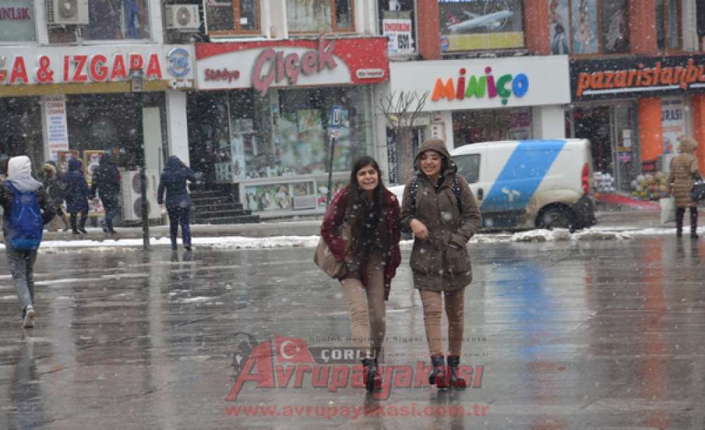 Çorlu Beyaza Büründü