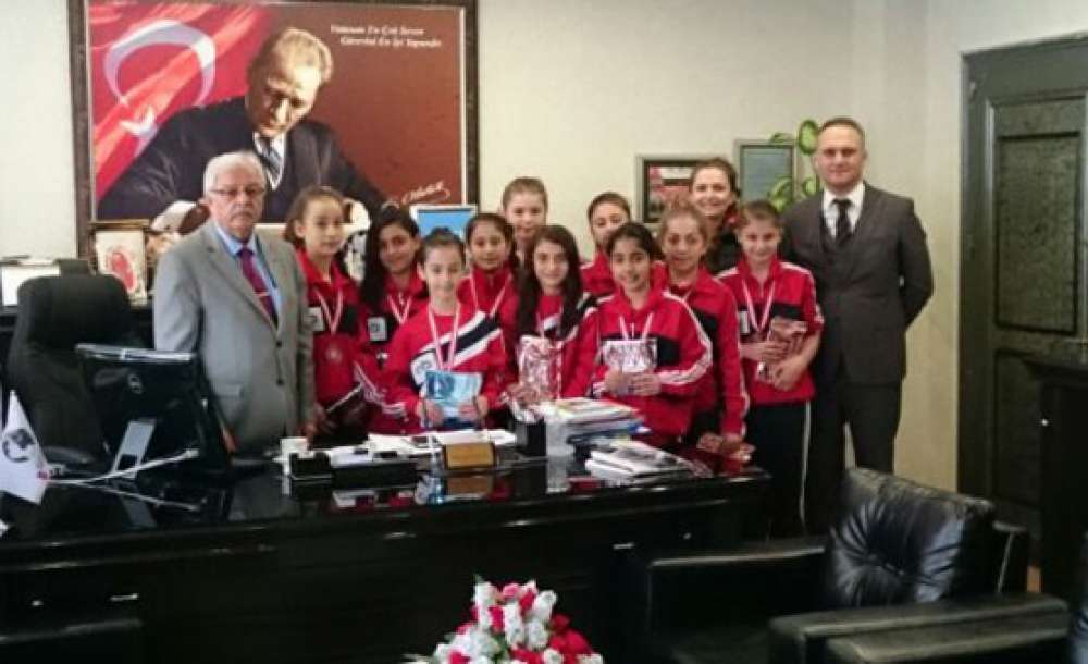 Melahat Kozar'ın Kızları İl Üçüncüsü Oldu