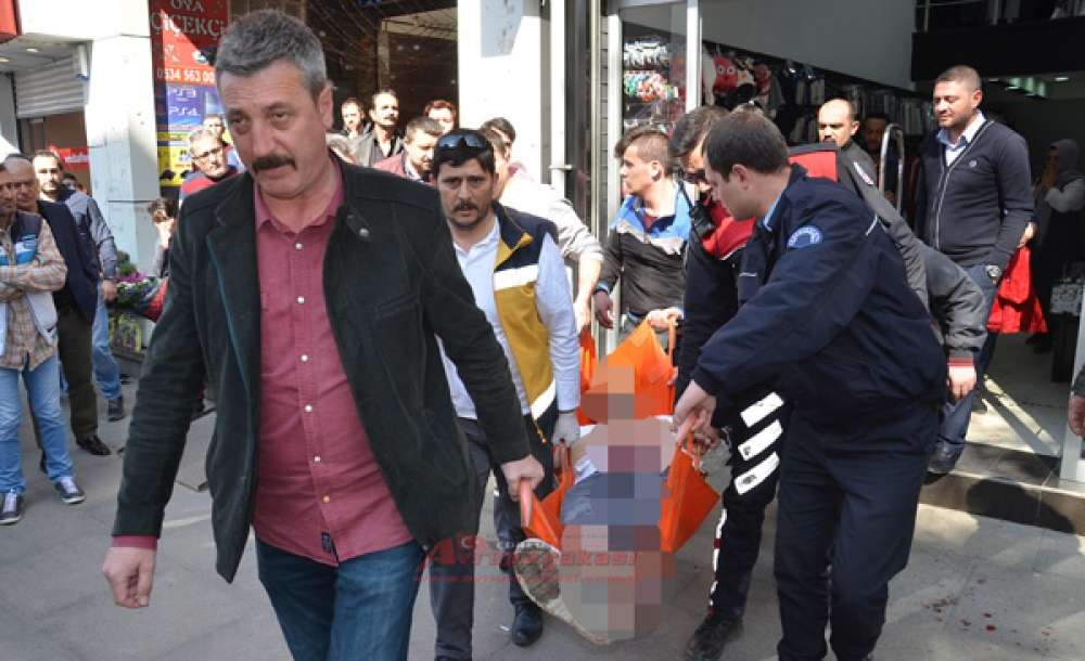 Çorlu'da Bıçaklı Kavga 1'i Ağır 2 Yaralı