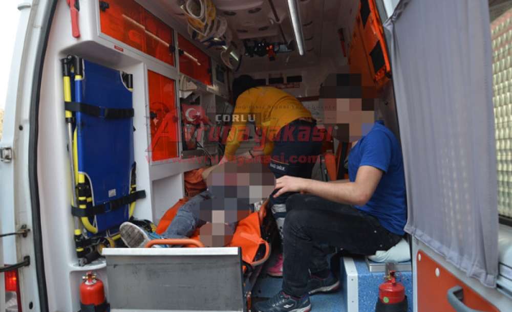 Çorlu'da Bıçaklı Kavga 1'i Ağır 2 Yaralı