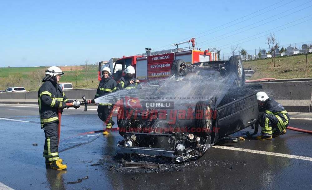 4 Araç Bir Birine Girdi Araçlardan Biri Yandı