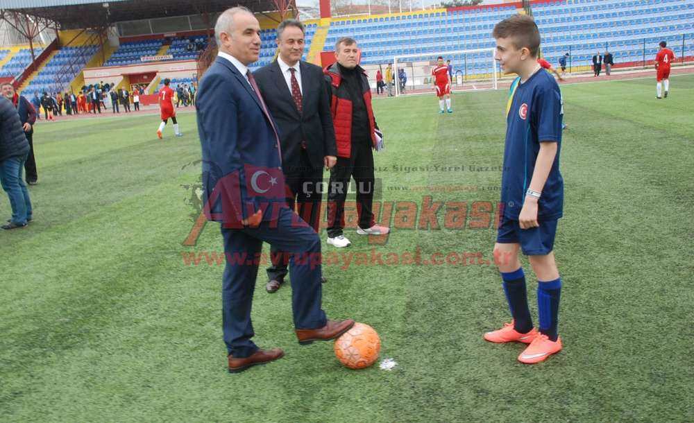 Hemşeri Dernekleri Ile Mahalleler Turnuvası Başladı