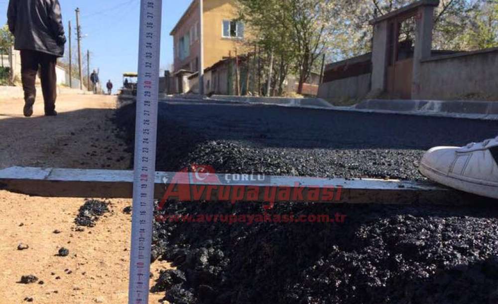 Başkan Yüksel Asfaltlama Çalışmalarını Yerinde İnceledi