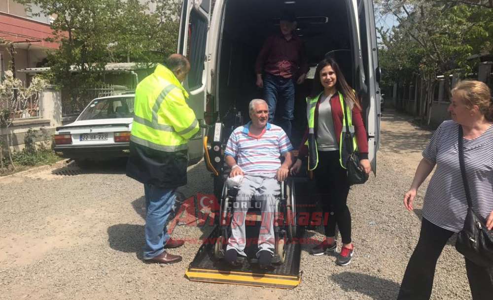 Ergene Belediyesi'nden Engelli, Hasta Ve Yaşlılara Referandum Hizmeti