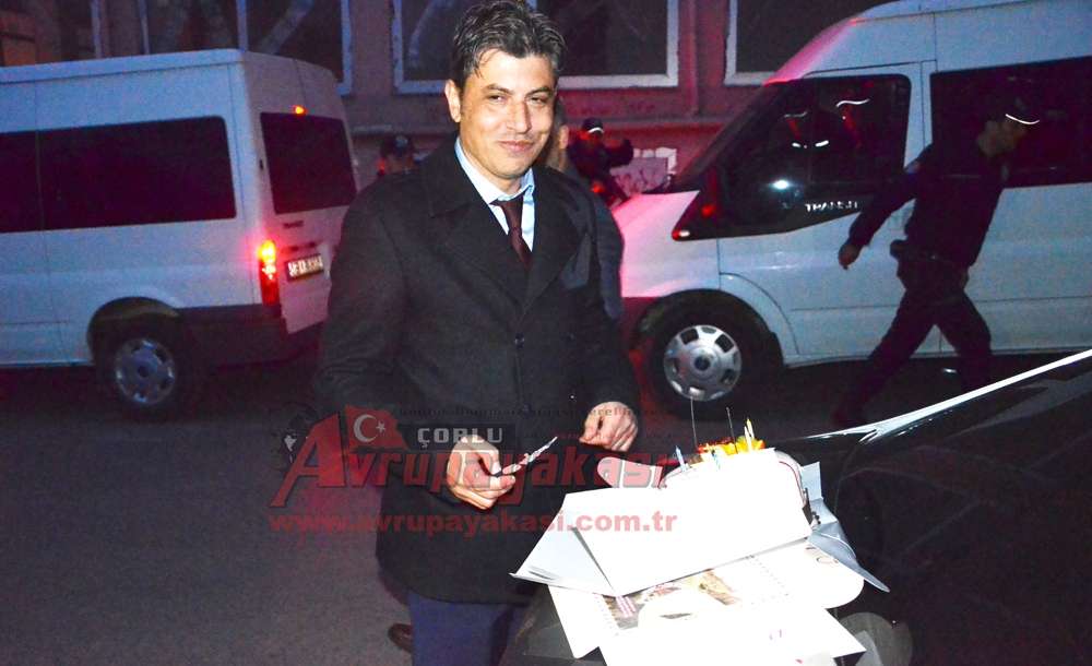 Basın Mensuplarından Müdür Efe'ye Sürpriz Doğum Günü