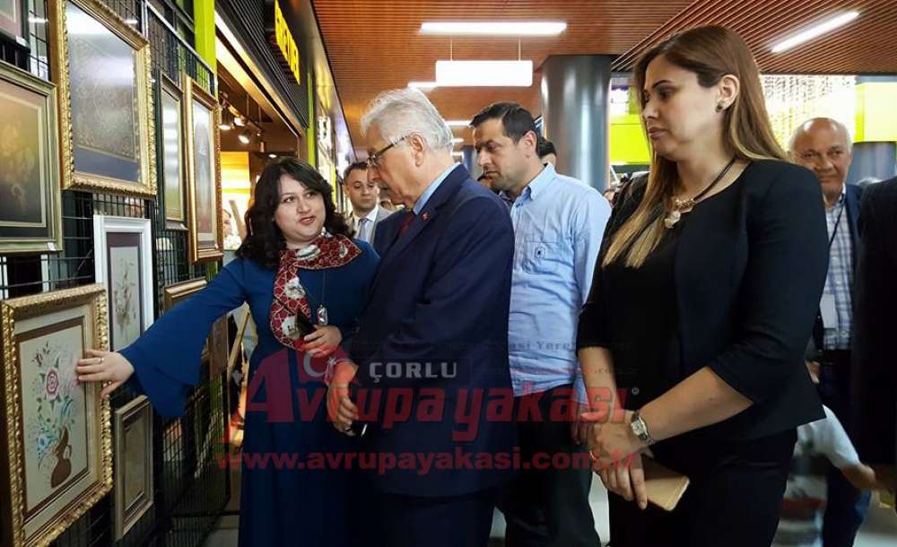 Renkli Hayatların Sanatı Sergilendi