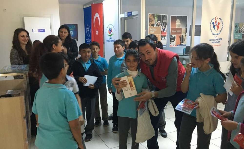 Türkgücü Ortaokulu Öğrencilerinden Çorlu Gençlik Merkezi'ne Ziyaret