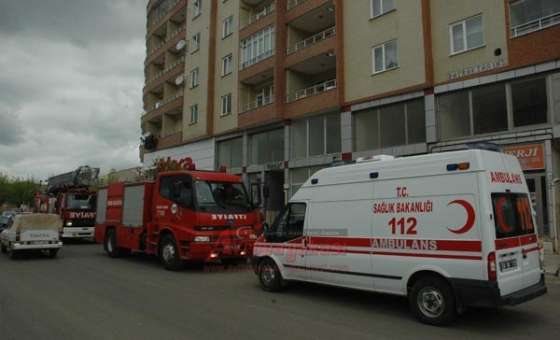 Dumandan Etkilenen 1`i Çocuk 2 Kişi Hastanelik Oldu