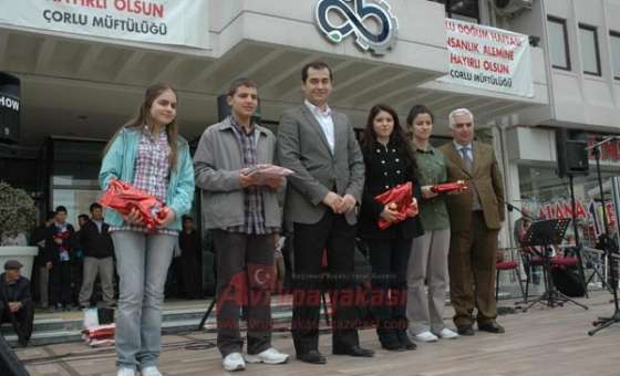 Yarışma Müftülükten Hediyeler Belediyeden