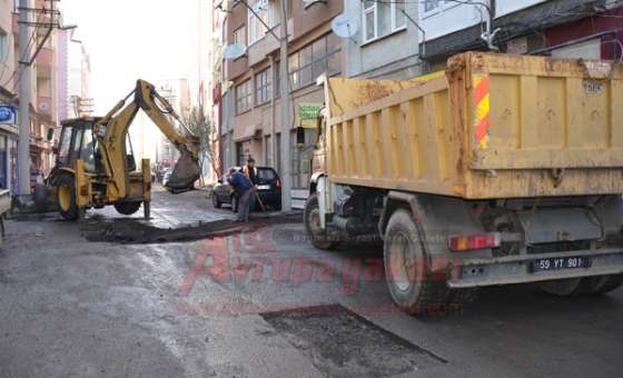 Bozulan Yollar Yamalanıyor  