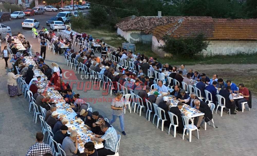 Çorlu Belediyesi'nin Mahalle İftarları Devam Ediyor