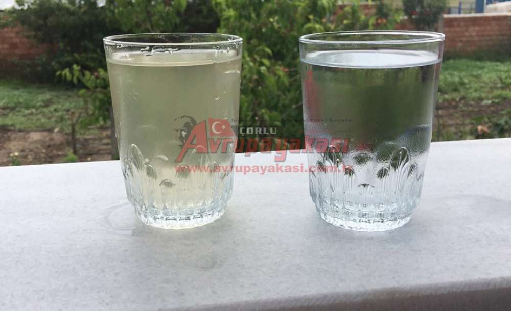 Şahbaz'da Çeşmelerden Çamurlu Su Aktı