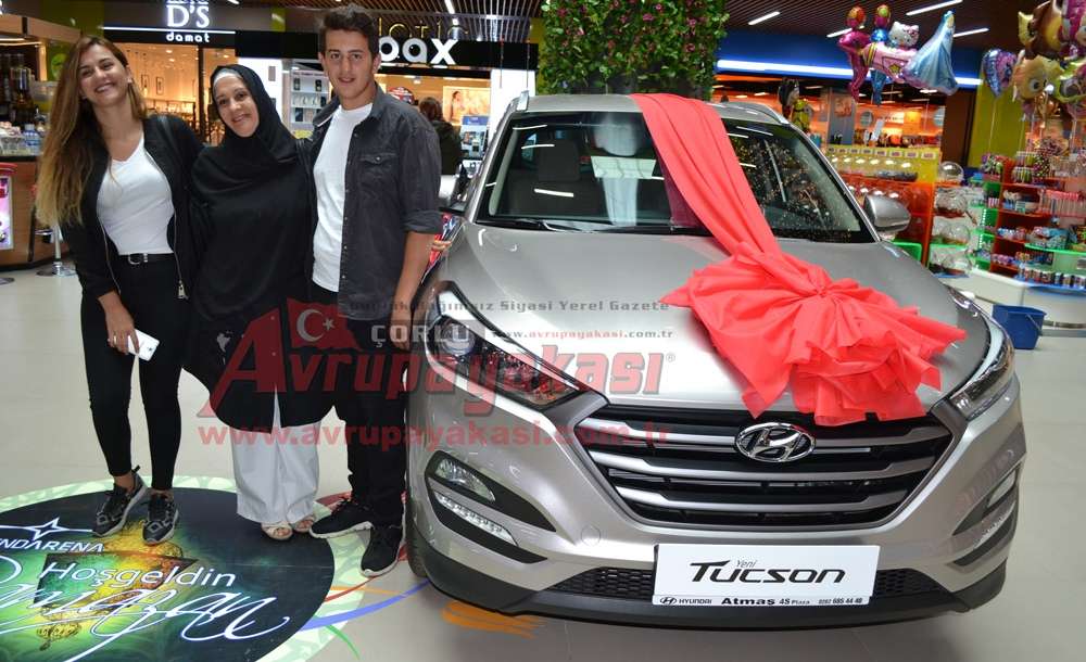 Trend Arena'nın Cip Talihlisi Aracını Teslim Aldı