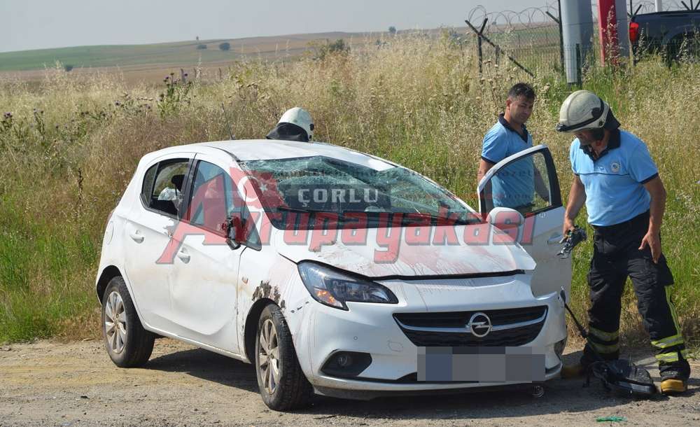 Arıza Yapan Araca Çarpan Otomobil Takla Attı: 2 Yaralı