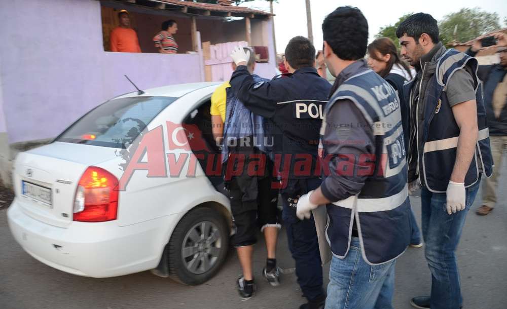 Sattığı Uyuşturucunun Parasını Ödemeyen Gençlerin Otomobilini Gasp Etti 