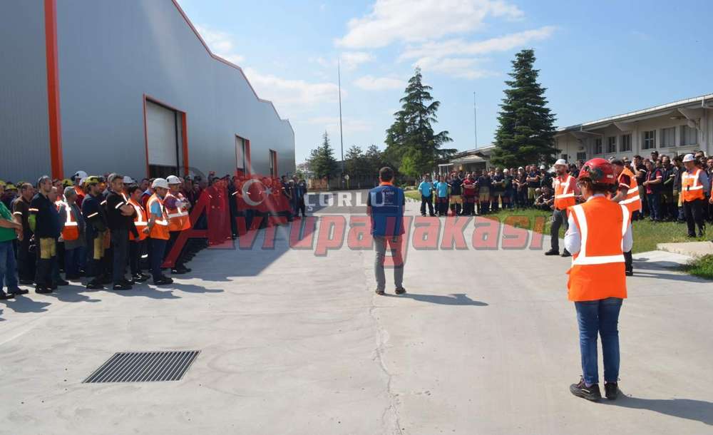 Afad'dan Çorlu'da Afet Bilinci Eğitimi Ve Tatbikat 