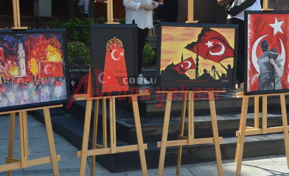 Çorlu Halk Eğitimi Merkezi'nden 15 Temmuz Sergisi
