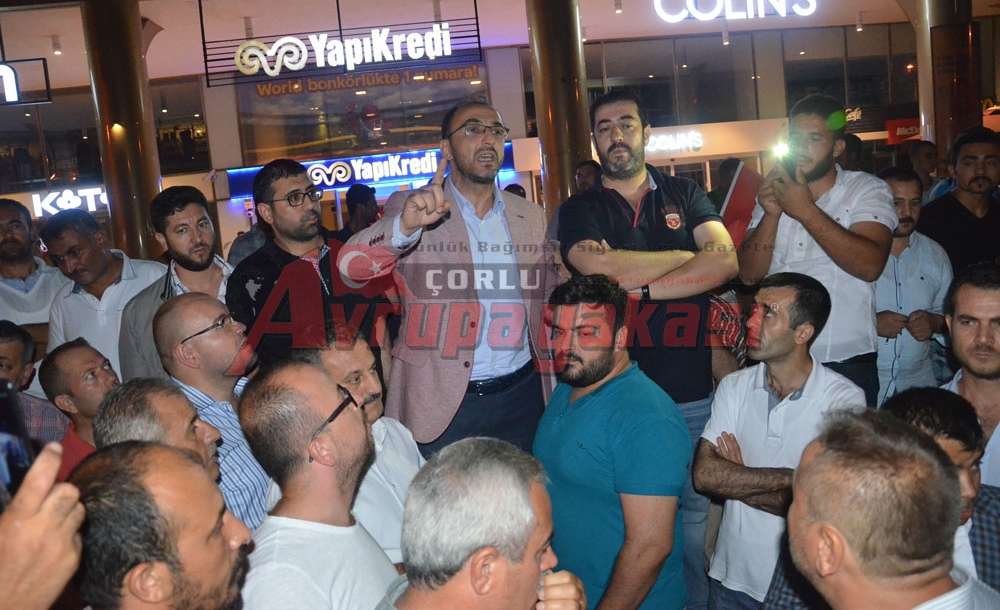 Çorlu 15 Temmuz Şehitlerine Saygı İçin Sabaha Kadar Nöbet Tutacak 
