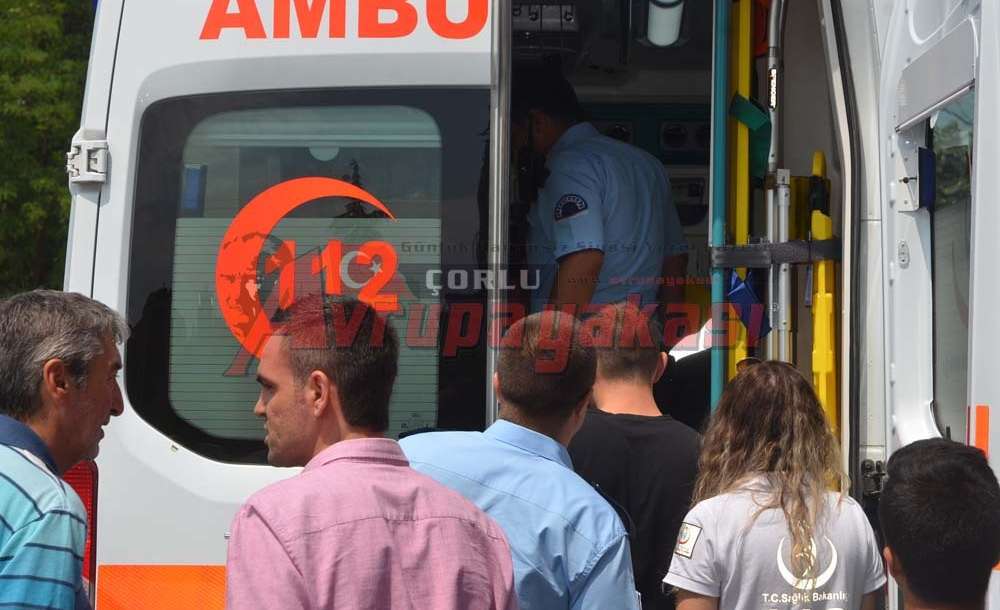 Polis Ekipleri Topluyor Gençler Kullanmaya Devam Ediyor