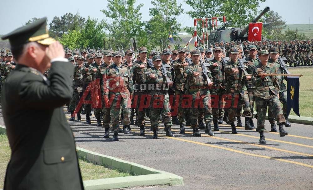 Çorlu'daki Topçu Alayı'ndan 25 Asker Katar'a Gitti