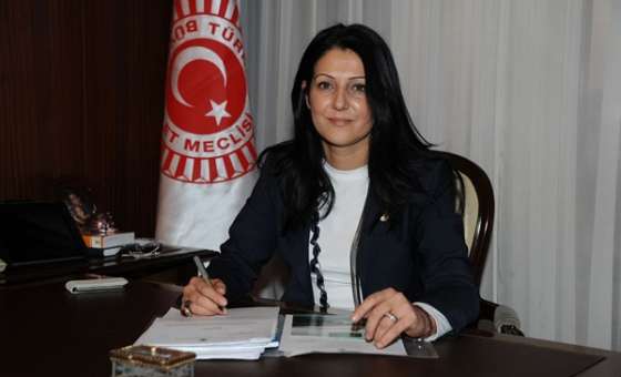 Ak Partili Yemişçi`den 23 Nisan Kutlaması