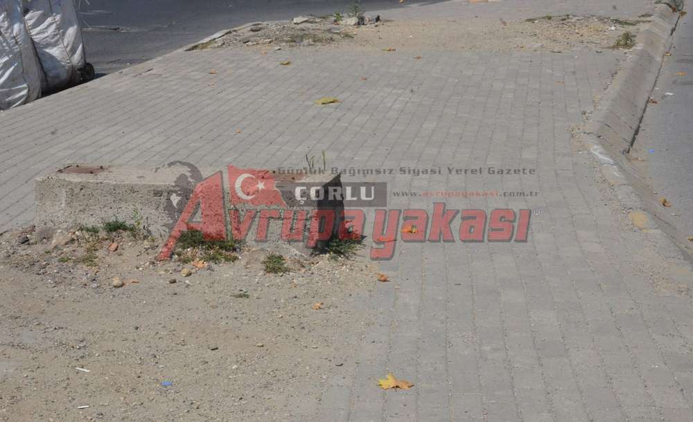 Kaldırımların İçler Acısı Hali 