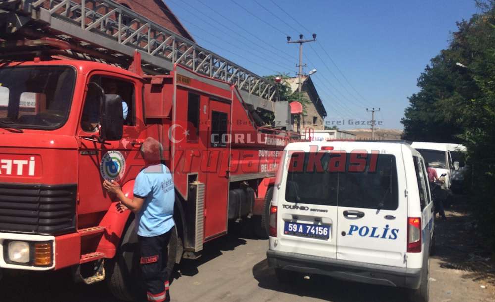 Engelli Vatandaş Çukura Düştü