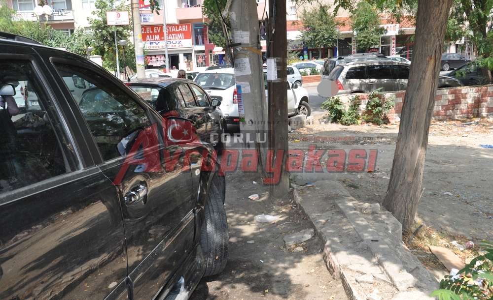 Çöp Kokulu Durak Şimdide Otopark Oldu 