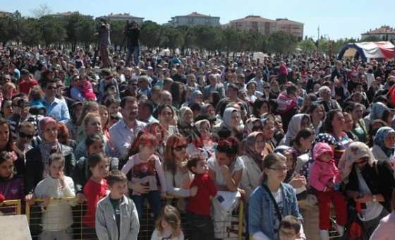 30 Okul Bir Arada 23 Nisan`ı Kutladı