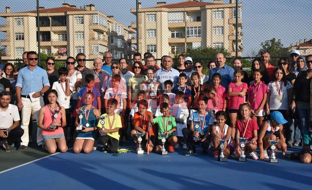 Başkan Baysan Çorlu Yıldızlar Tenis Turnuvası'na Katıldı