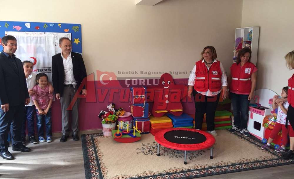 Kızılay Ergene Şubesi`nden Eğitime Destek
