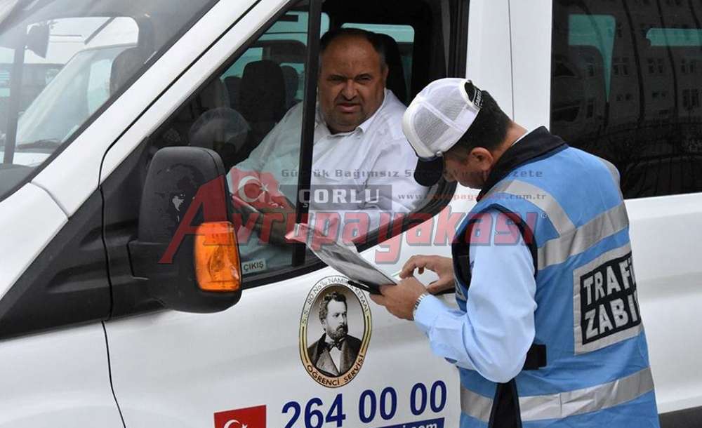 Büyükşehir Öğrenci Servislerini Denetledi