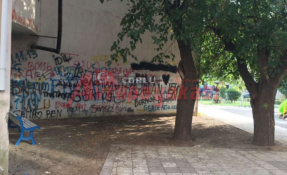 Vatandaş Buraya Çözüm İstiyor