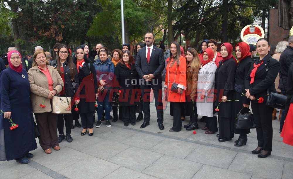 Çorlu`da Çelenk Sunma Töreni