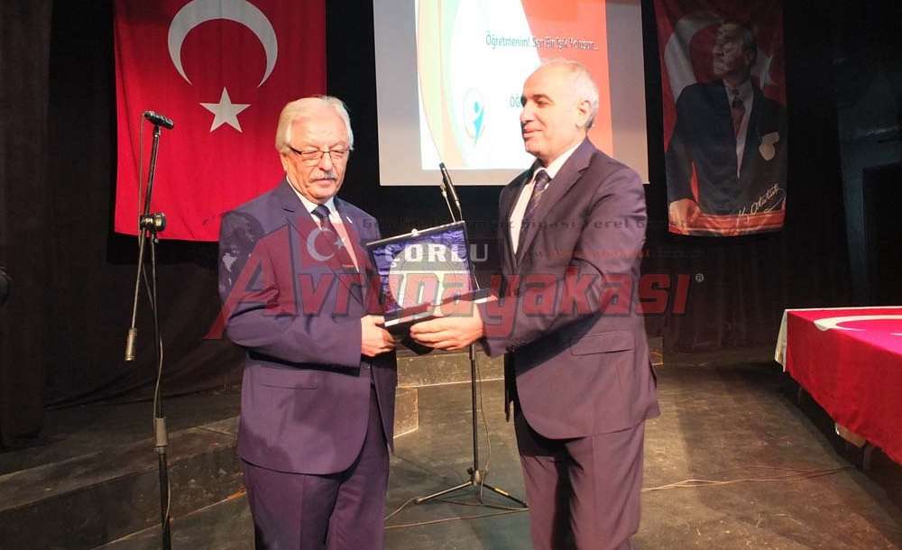 Çorlu'da Öğretmenler Günü Kutlandı